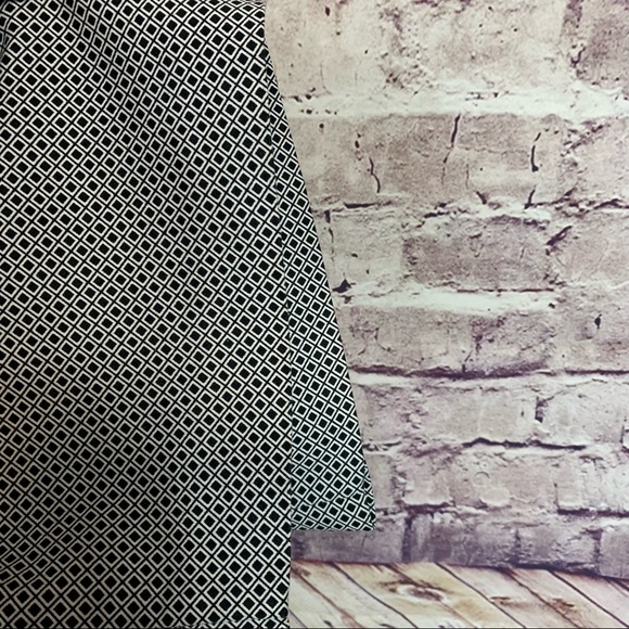 East 5th Black Geometric Print Wide Leg Crop Pants - Picture 6 of 12